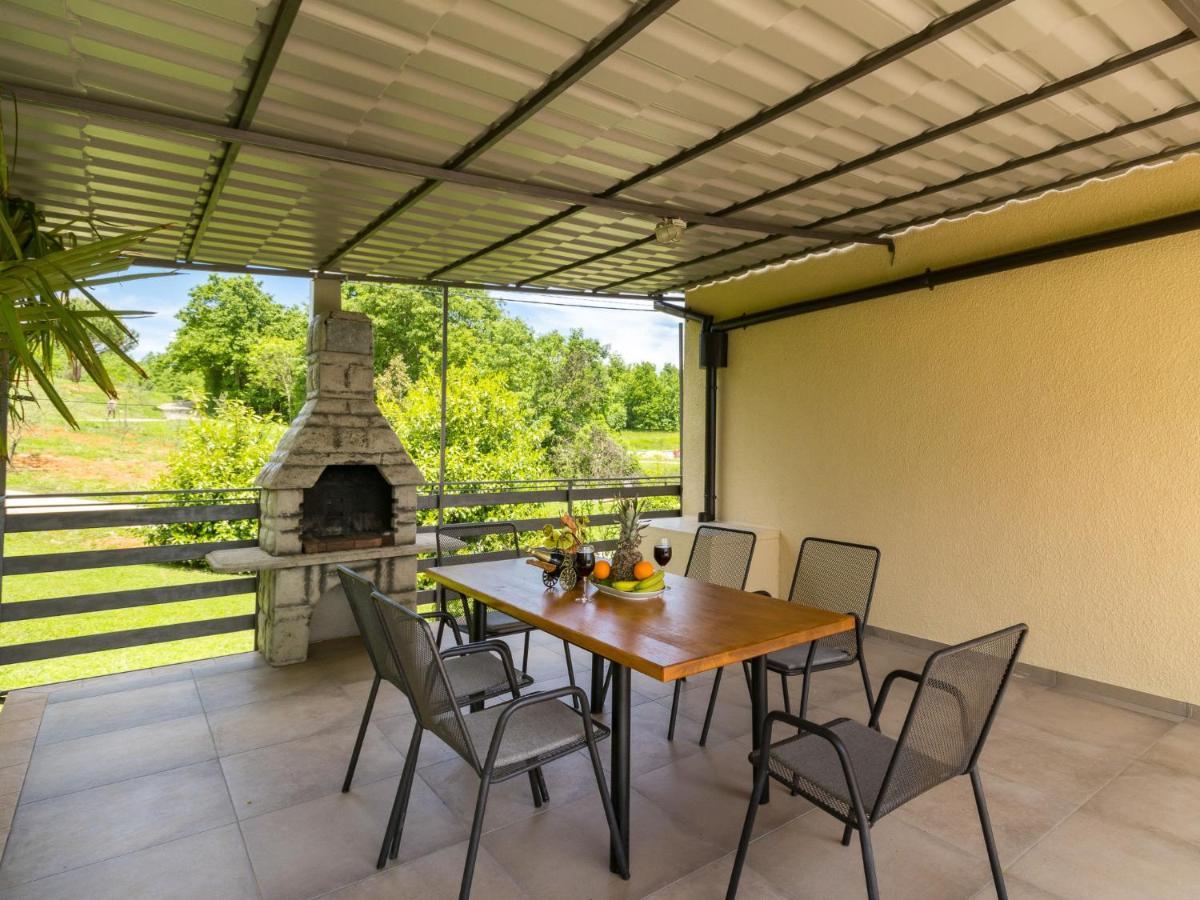 Holiday Home Larisa - Ipc141 By Interhome Pićan Exteriér fotografie